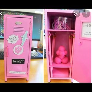 Benefits Cosmetics locker